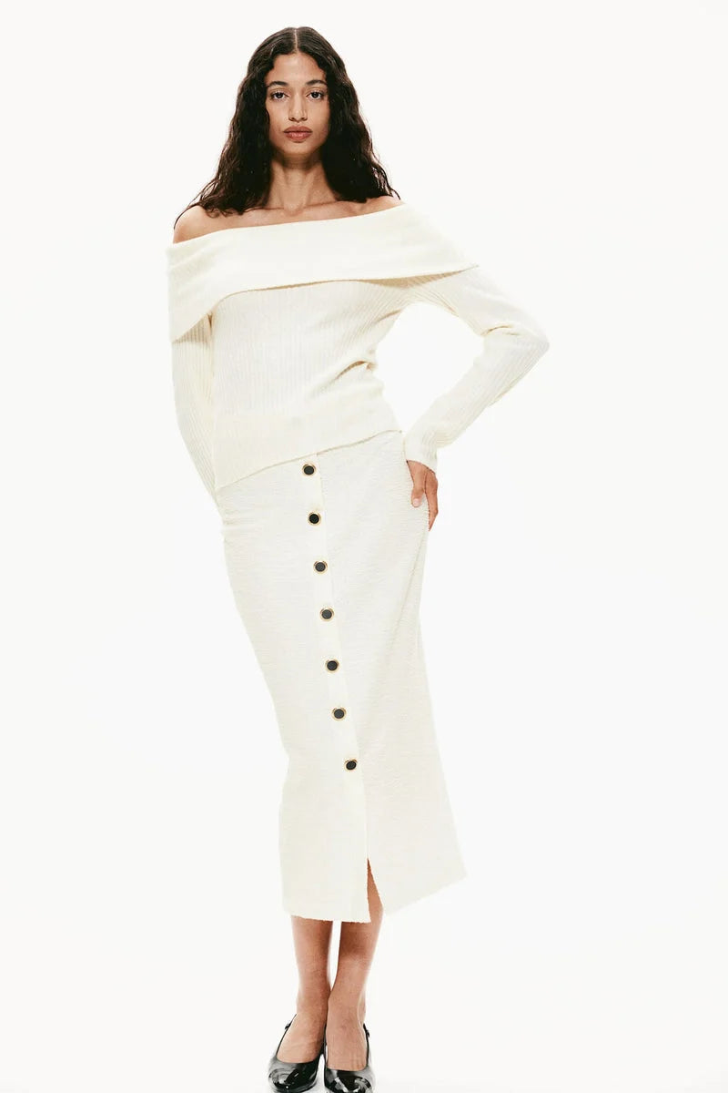 OFF-THE SHOULDER SWEATER