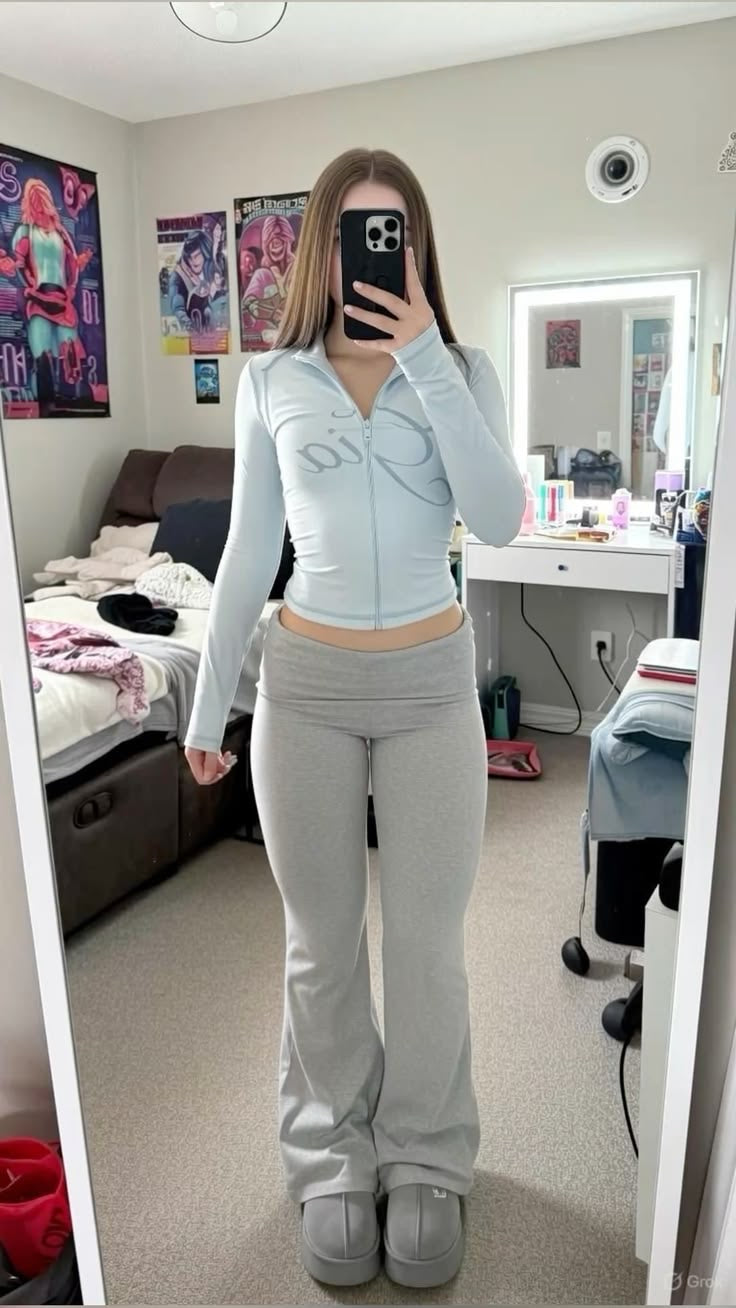 Low-Rise Turn-Up Flared Jeans Jogger