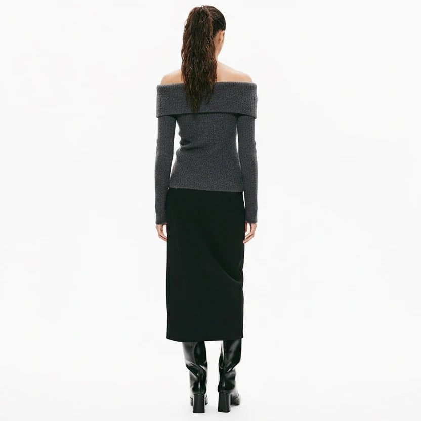 OFF-THE SHOULDER SWEATER