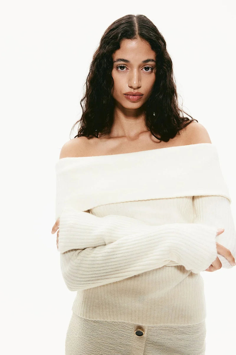 OFF-THE SHOULDER SWEATER