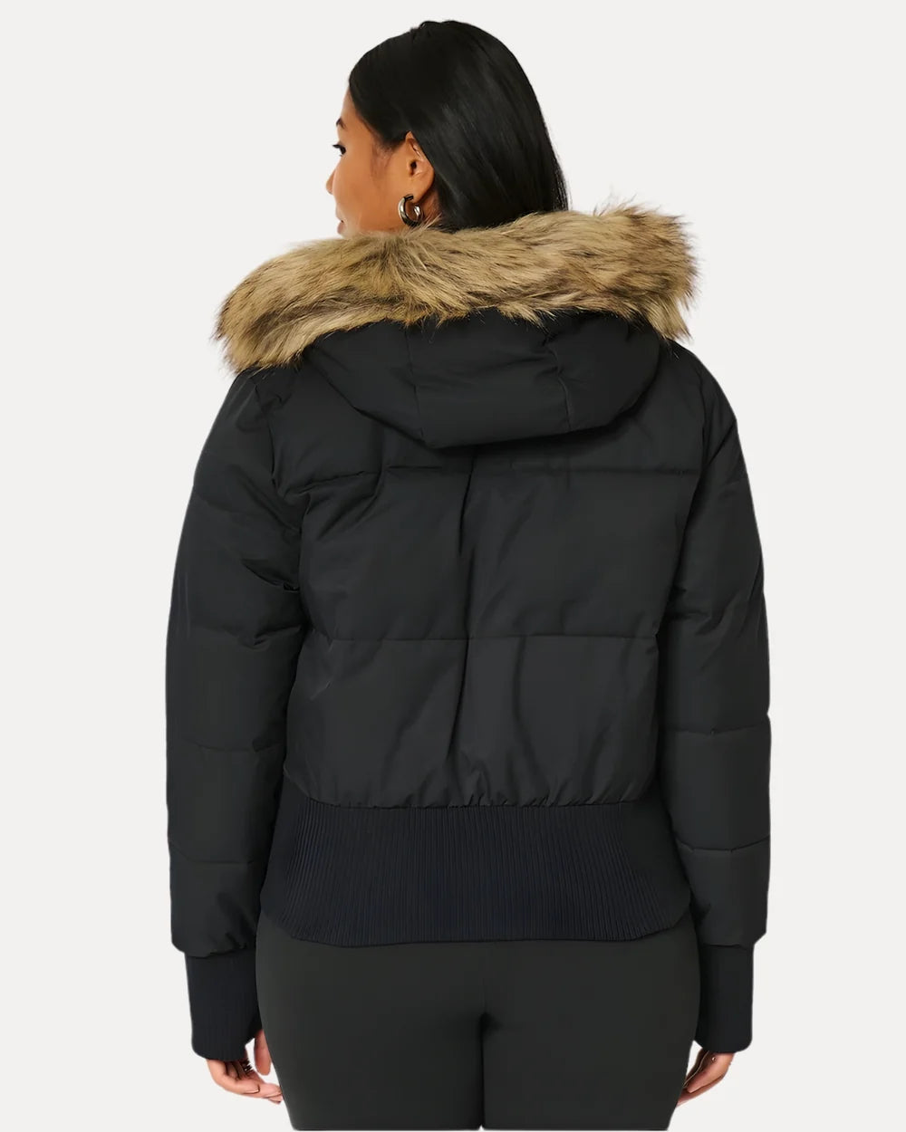 Daunenjacke mit Fellkapuze