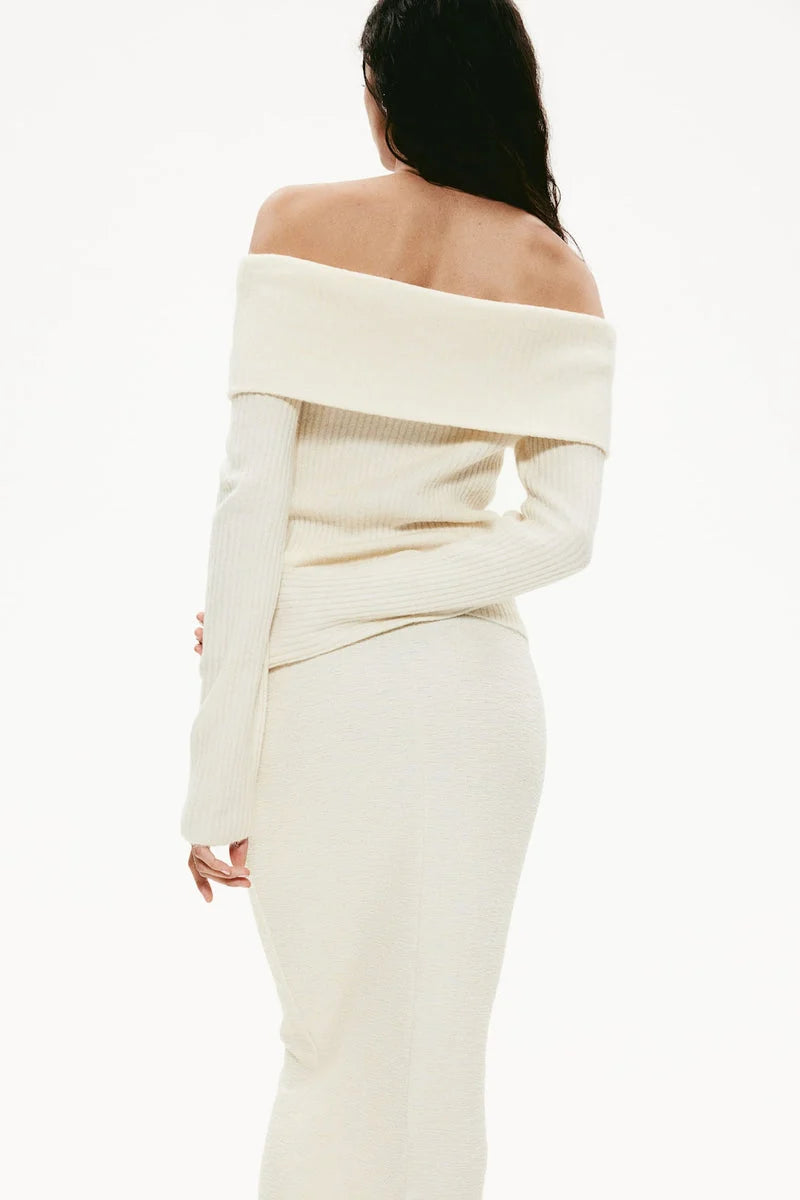 OFF-THE SHOULDER SWEATER