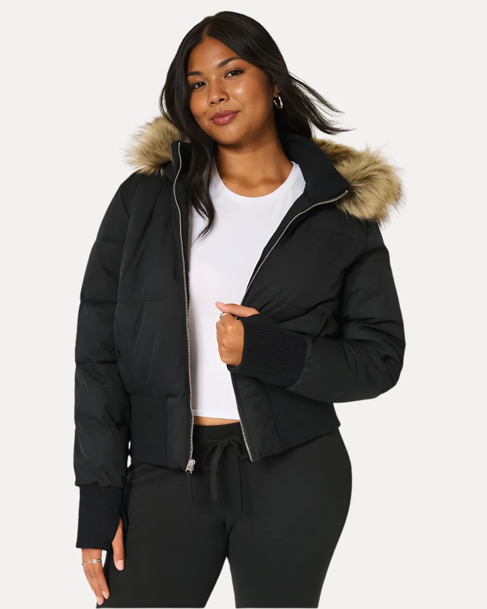 Daunenjacke mit Fellkapuze