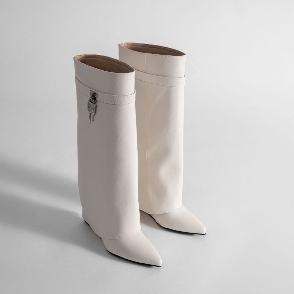 Keilabsatz-Stiefel
